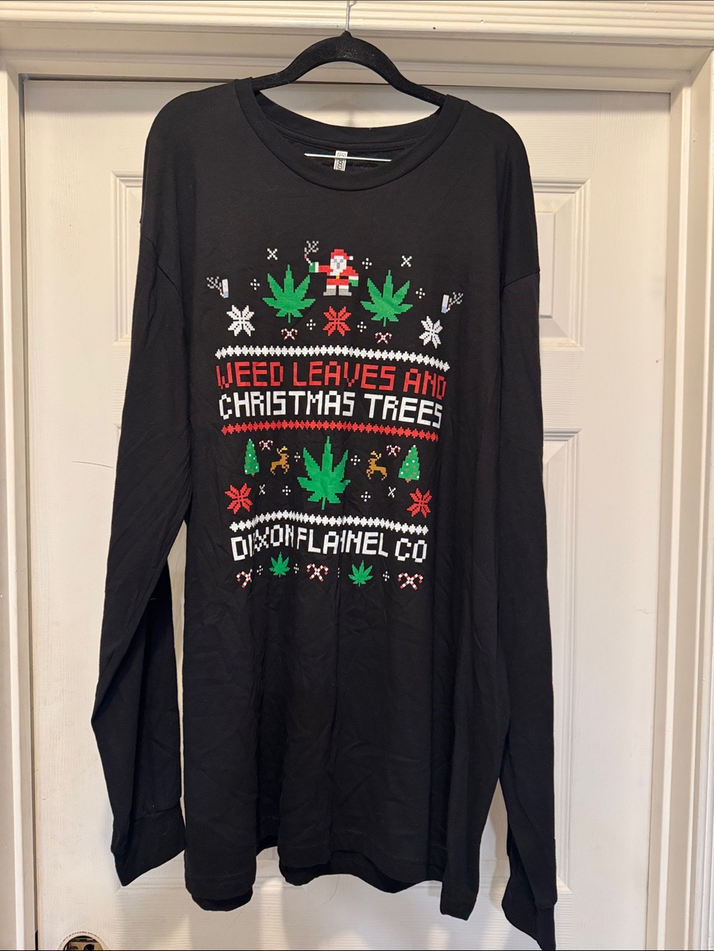 DIXXON Black Long-Sleeve Holiday Graphic Tee with Red & Green Print